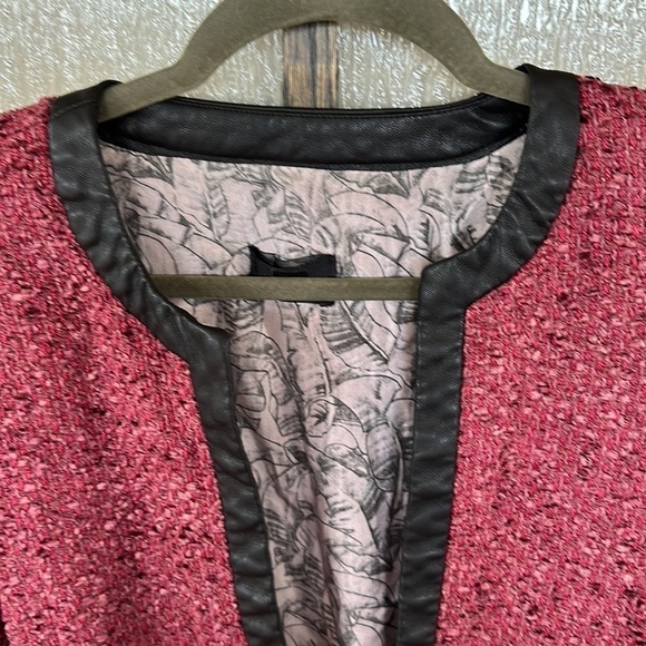 Deborah Lyons
Grace Tweed Jacket size Large - Picture 8 of 13